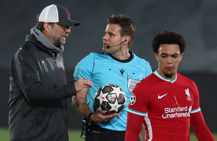 炸金花中如何控制风险（炸金花中的风险管理策略）