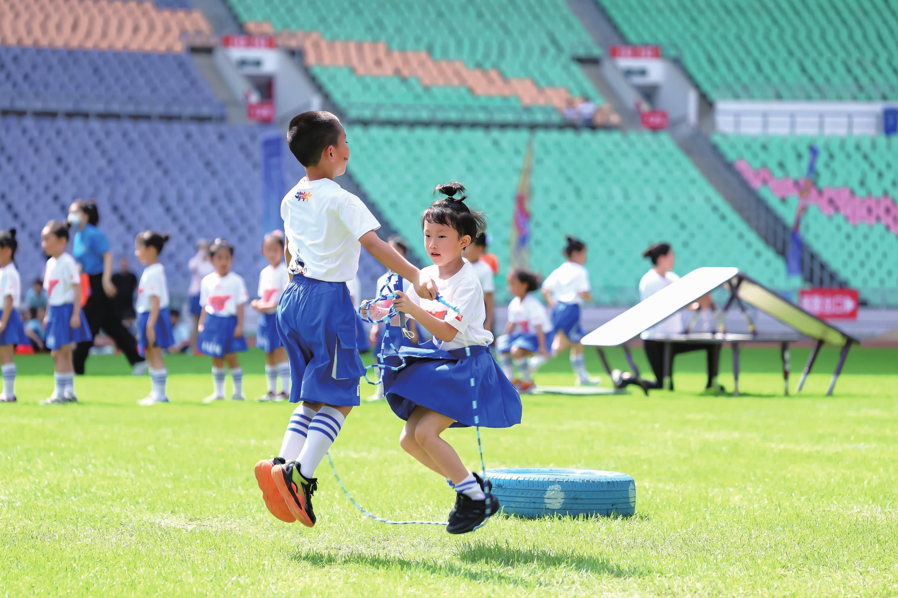 25场12负！曼联创51年之耻，媒体人开炮：没实力没自信太无聊